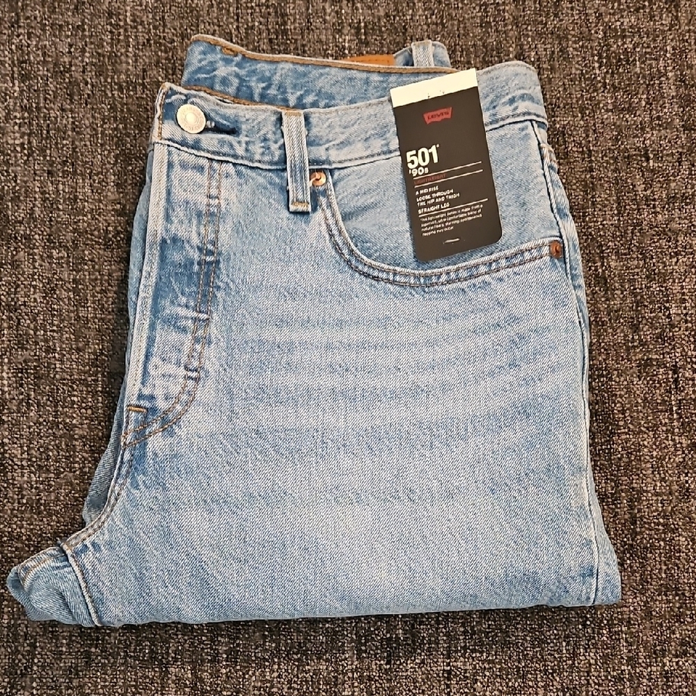 NWT Levi's 501, 90s, MID Rise, Loose Straight Leg Jeans Vintage-Inspired